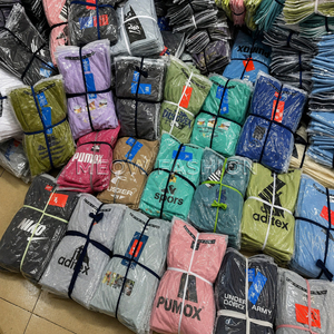 Vente en gros de balles de vêtements d'occasion 100% coton, t-shirts provenant des États-Unis, pour stock de vêtements usagés mixtes pour adultes, modèles variés - Product Image 6