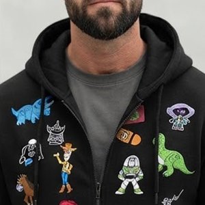 Nouveautés : Sweat à capuche zippé noir personnalisé pour homme avec imprimé dessin animé, coupe classique, décontracté, pour l'automne, 100 % coton tricoté, logo frontal - Product Image 5