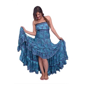 Vestido Ibiza con estampado floral, estilo bohemio europeo, con hombros descubiertos, para playa, verano, boho, de seda reciclada, a precio de mayorista. - Product Image 1