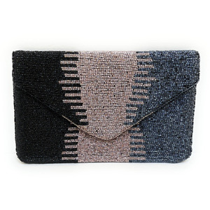 Bolso de mano tipo sobre con cuentas geométricas en negro, azul marino y plateado, hecho a mano, con cierre magnético duradero, portátil, informal, para fiestas. - Product Image 1