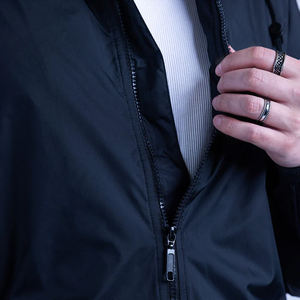 Ensemble court personnalisé en nylon froissé, coupe-vent à capuche et short, survêtement streetwear en nylon pour homme BY BS pour 2026 - Product Image 4