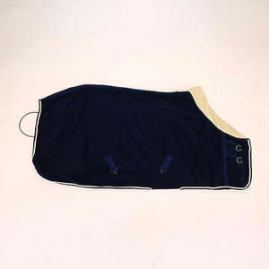 Couverture pour cheval en polyester léger, respirant et imperméable, doublure en polaire, sangles réglables, matériaux durables pour l'intérieur et l'extérieur - Product Image 2