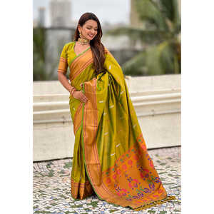 Sari en soie Paithani traditionnel Yeola vert Mehendi à double broderie Zari, vêtements indiens et pakistanais, Elite Weaves 650g - Product Image 1