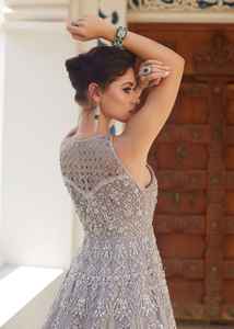 Deslumbrante Vestido de Novia con Corte Sirena, Apliques de Lentejuelas y Cola Larga, Perfecto para una Elegante Ceremonia Nupcial - Product Image 6