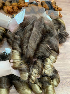 Producto Popular: Extensiones de Cabello Humano Rizado y Voluminoso Vietnamita Crudo de Fábrica, Color Ombre, con Peluca Frontal de Encaje HD - Product Image 6