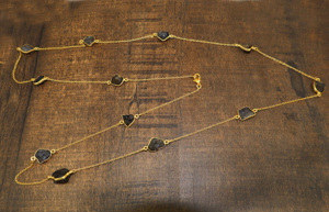 Collar de Granate Rojo en Bruto con Baño de Oro de 22K, Joyería Delicada Hecha a Mano con Piedras Preciosas para Mujeres y Niñas, Venta al por Mayor - Product Image 2