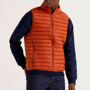 Veste matelassée pour homme en matériau respirant personnalisé avec logo, veste matelassée en duvet de haute qualité pour homme en couleur orange - Product Image 5