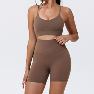 Ensemble de sport 2 pièces respirant et à séchage rapide pour femme : soutien-gorge de sport à maintien élevé et short de gym pour yoga et fitness - Product Image 2