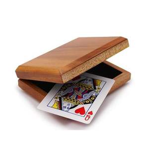 Caja de Almacenamiento de Cartas de Juego de Madera Duradera, Artesanía de Madera Hecha a Mano para Organizar y Exhibir su Colección, Fabricada por RR Enterprises - Product Image 1