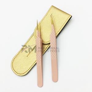 แหนบติดขนตา RMI รุ่น Precision ปลายเคลือบทอง ขนาด 10 มม. พร้อมกล่อง/ซองแม่เหล็กเคลือบสีนู้ด - Product Image 2