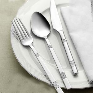 Conjunto de cubertería de diseño de plata mate, conjunto de cubiertos de acero inoxidable de alta calidad para boda real - Product Image 1