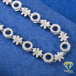 Bracelet cubain avec maillons recouverts de pierres circulaires, finition dorée, pour les bijouteries, les importateurs et les distributeurs - Product Image 3