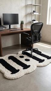 Alfombra Moderna de Lana Tufted a Mano con Tipografía Única, Antideslizante, en Blanco y Negro, para Decoración de Sala de Estar, Dormitorio y Hogar - Product Image 2