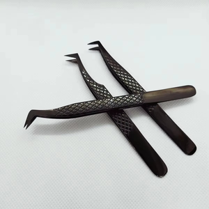 Pinzas para Pestañas de Acero Inoxidable Negro de Alto Rendimiento, Marca Privada Personalizada, Pinzas para Pestañas con Agarre Nano de 45, 75 y 90 Grados con Diseño de Bandera - Product Image 1