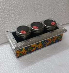 Boîte décorative en métal Meenakari Supari Daan pour noix de betel, boîte cadeau traditionnelle indienne pour mariage et fêtes - Product Image 1