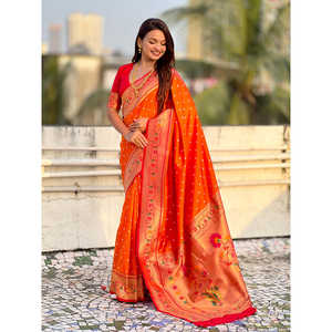 Sari de Seda Moderno Color Naranja Fusion con Bordado Zari Bandhani Paithani para Fiestas Indias y Pakistaníes - Product Image 1