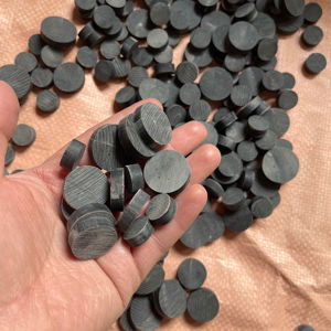 Boutons en corne de buffle en gros, noirs, tailles 16mm/19mm/21mm/23mm/26mm/29mm/31mm pour accessoires vestimentaires - Product Image 1