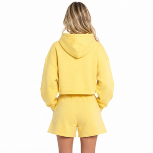 Ensemble de survêtement décontracté deux pièces pour femme : sweat à capuche court en molleton de coton imprimé strass et short - Product Image 3