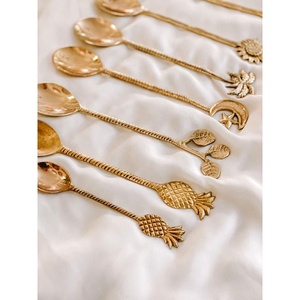 ช้อนเสิร์ฟสแตนเลสชุบทองมีดีไซน์ทำด้วยมือหลายรูปแบบสไตล์ตะวันตกและเครื่องใช้บนโต๊ะอาหารที่มีดีไซน์แตกต่างกัน - Product Image 1