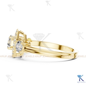 Anillo de compromiso de oro macizo con diamante CVD cultivado en laboratorio, corte Asscher, con halo de 3 piedras - Product Image 4