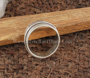 Anillo de Plata de Ley 925 Hecho a Mano con Bisel Martillado, Anillo Minimalista Apilable para Hombre y Mujer, Plata Artesanal - Product Image 6