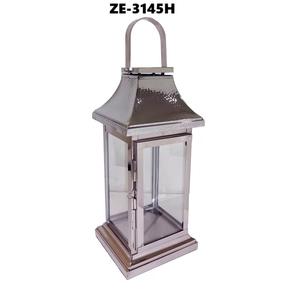 Porte-bougie en métal doré fait main pour une présentation élégante à la maison, lanterne à bougie pour intérieurs exotiques, fabriqué par Zahid Exports en Inde - Product Image 2