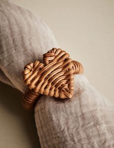 Anillo para Servilletas de Mimbre Natural con Forma de Corazón, Hecho a Mano, Estilo Rústico y Moderno, para Decoración de Mesa en Restaurantes, Bodas y Fiestas - Product Image 5