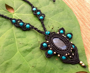 Collar de Macramé Hecho a Mano con Aleación de Zinc, Forma de Bola Budista, Estilo Boho Tribal, Cordón Ajustable, Joyería Artesanal - Product Image 4