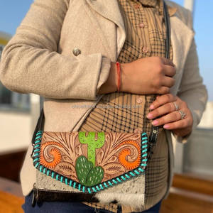 กระเป๋าคลัทช์ผู้หญิงหนังวัวสีเทอร์คอยส์สำหรับใส่โทรศัพท์กระเป๋าเงินหนังวัวสีเทอร์ควอยซ์แบบมีสไตล์ - Product Image 3