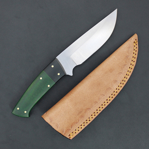 Cuchillos de caza diseñados con hoja puntiaguda y mango sólido, ideales para tareas precisas y uso en exteriores. - Product Image 1