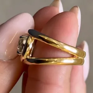 Anillo de Compromiso con Diamante Cultivado en Laboratorio IGI de 2.00Ct, Corte Redondo, E VS1, Oro Amarillo Sólido de 14K - Product Image 2