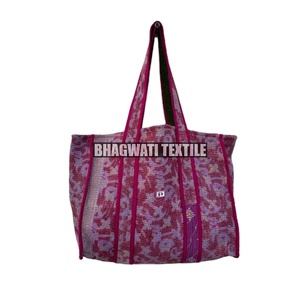 Bolsas de mano cosidas Kantha hechas a mano personalizadas con estampado floral indio, asas de algodón, accesorios de moda, reventa exclusiva de tiendas - Product Image 1