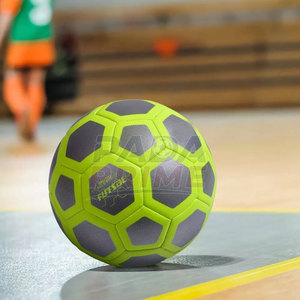 Ballon de Futsal Personnalisé Écologique avec Surface Durable et Rebond Stable – Taille et Couleur Personnalisables pour Entraînement Intérieur/Extérieur - Product Image 3