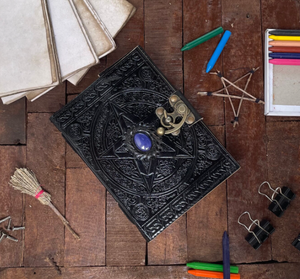 สมุดบันทึกหนังลายเซลติกเพนทาเคิลพร้อมกุญแจหิน หนังสือแห่งเงามืด - Product Image 5
