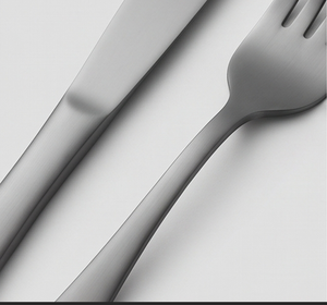 Ensemble de couverts minimalistes finition mate en acier inoxydable, fourchette, couteau, cuillère, résistant à la rouille, couverts en métal pour la cuisine et la table - Product Image 2