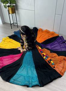 Algodón de rayón de alta calidad con diseño de volantes multicolor Bandhani Kali con blusa negra con cinturón y trabajo Lehenga-Kutcchi, moda femenina. - Product Image 2