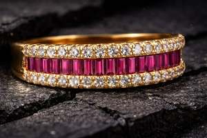 Anillo de Eternidad Chapado en Oro Amarillo con Moissanita, Diamantes de Corte Baguette, Engaste en Canal y Pavé, Joyería Clásica de Boda para Mujer - Product Image 4
