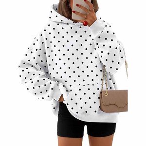 Sweat-shirt à capuche rose à pois pour femme, coupe oversize, épaules tombantes, en coton tricoté, style streetwear décontracté, idéal pour l'automne - Product Image 2