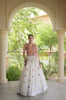 Chaniya Choli en coton pur brodé et entièrement cousu de qualité supérieure pour Navratri, provenant d'un exportateur et fournisseur indien