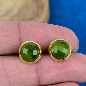 Pendientes de Piedras Preciosas de Cuarzo Monalisa Verde Natural en Forma Redonda, Acabado en Oro de 18k sobre Plata de Ley 925 - Product Image 1