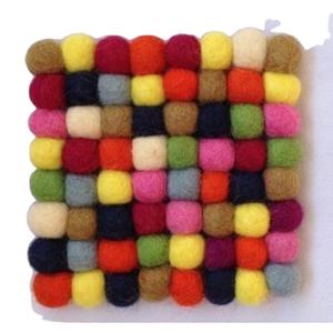 Estera de bolas de fieltro - Product Image 1