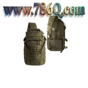 Crosshatch Sling Pack OD-Bolsas verdes Bolsas de equipo táctico de mensajero resistentes al agua - Product Image 1