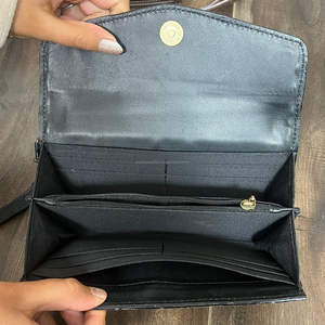 Cartera de Muñeca de Cuero Genuino Estilo Western para Mujer, Hecha a Mano, con Solapa de Cuero a Cuadros y Ranuras para Tarjetas y Efectivo - Product Image 6