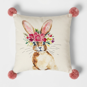 Les housses de coussin à motifs floraux apportent une sensation naturelle et fraîche à toute pièce, alliant des tons pastel doux avec des motifs botaniques pour un effet apaisant. - Product Image 1