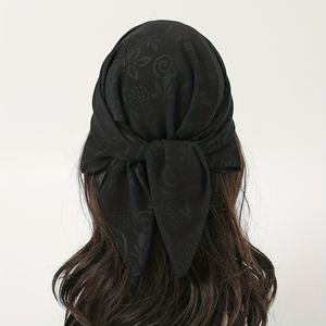 Foulard en satin tendance, bandana imprimé personnalisé, foulards floraux en soie, foulards carrés en satin pour cheveux, bandanas pour femmes - Product Image 5