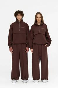 Ensemble de survêtement unisexe marron à col zippé ONETEN, coupe ample, longueur intégrale, couleur unie, poche discrète, tenue décontractée pour l'automne - Product Image 1