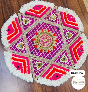Tapis Rangoli Traditionnel de Luxe Fait Main en Organza Réutilisable Jaipurios avec Pompons pour Décoration de Sol, Festival Diwali Pooja, Entrée de Maison - Product Image 3