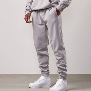 Survêtement Homme Personnalisé avec Logo, Coupe Performance Séchage Rapide, Idéal Gym et Course, Vente en Gros, Coupe-Vent Uni pour Homme - Product Image 4