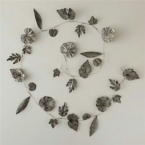 Guirnalda Floral Metálica Hecha a Mano para Pared, Arte Decorativo Colgante, Escultura de Flores Primaverales para Decoración de Interiores, Sala de Estar y Hogar - Product Image 2