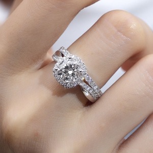 Anillo de Diamantes Minimalista de Plata de Ley 925 en Oferta, para Uso Diario y Joyería Apilable, Disponible para Exportación - Product Image 2